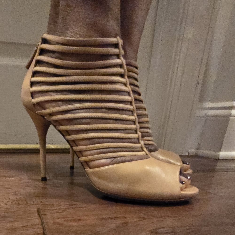 Gucci Nude Leather Sandals/Heels 40.5 US 10.5